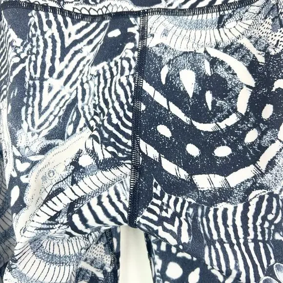 Lululemon Wanderlust Legging Women 6 Navy White High Waist Mesh Criss Cross Boho - Picture 7 of 10